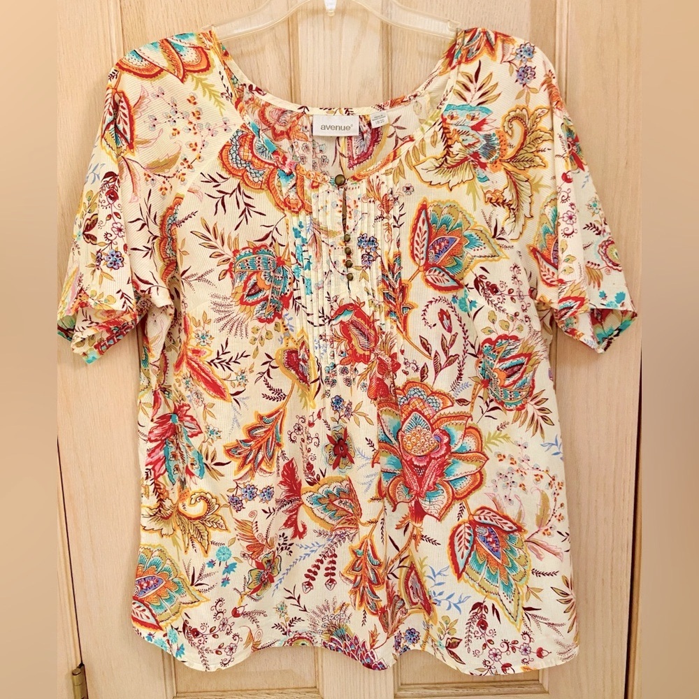 AVENUE Plus 18/20 short sleeve 100% cotton Excellent Condition Top